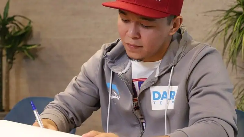 Асу Алмабаев подтвердил, что подписал контракт с UFC