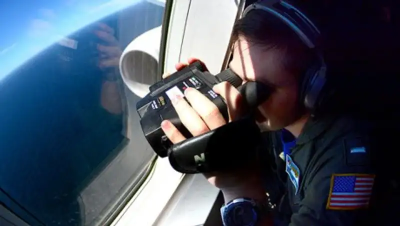 Китай попытался прогнать американский самолет-разведчик от спорных островов