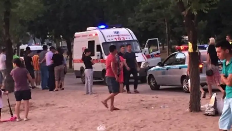 Массовая драка произошла на оз.Сайран в Алматы