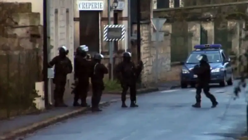 СМИ: спецоперация на севере Франции не увенчалась успехом