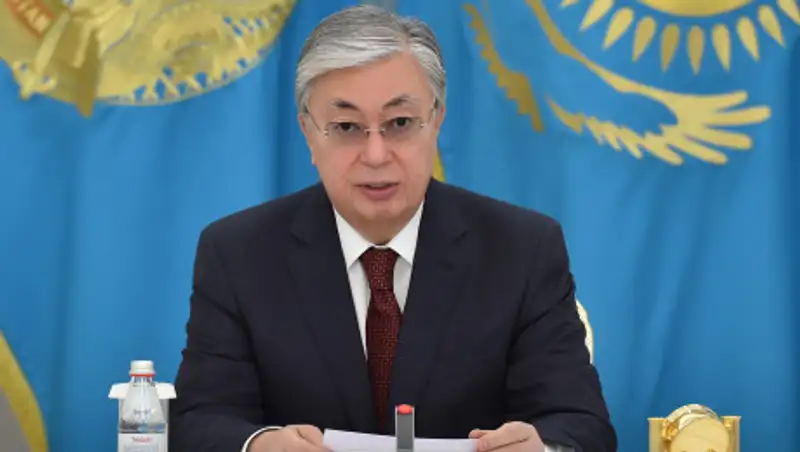 Каникулы школьников. Токаев поручил предоставить родителям оплачиваемый отпуск