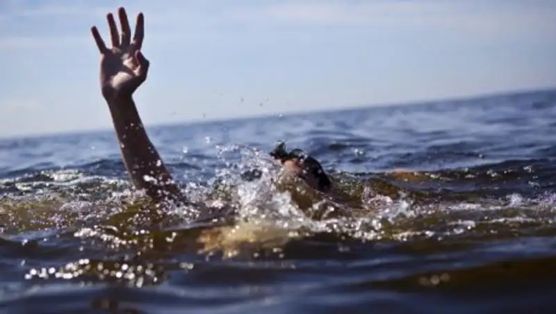 Атырауда Жайы&#1179; &#1257;зеніне ер адам батып кетті