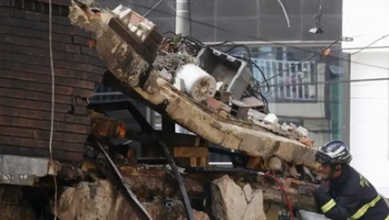 Разбившийся в Боготе самолет летел за бывшим президентом Колумбии