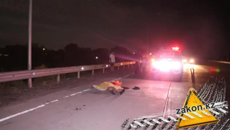 Автобус сбил пешехода на трассе в Алматинской области