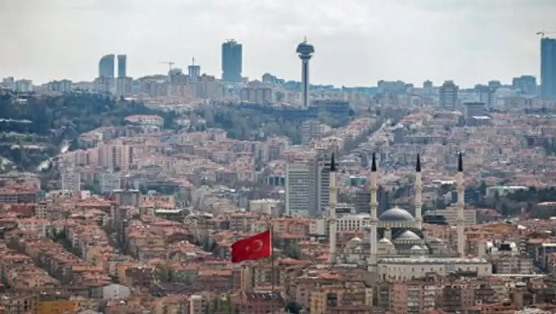 В Турции мужчинам запретили красить волосы в черный цвет