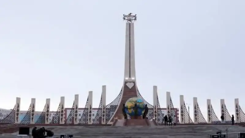 Посвященный борцам с коронавирусом монумент "Biz birgemiz" появился в Таразе