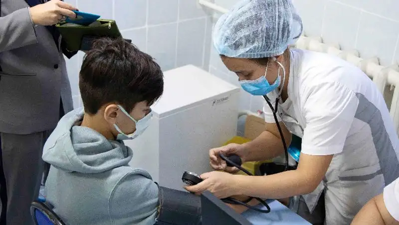 Врач напомнил о доступности профосмотров детей в рамках ОСМС