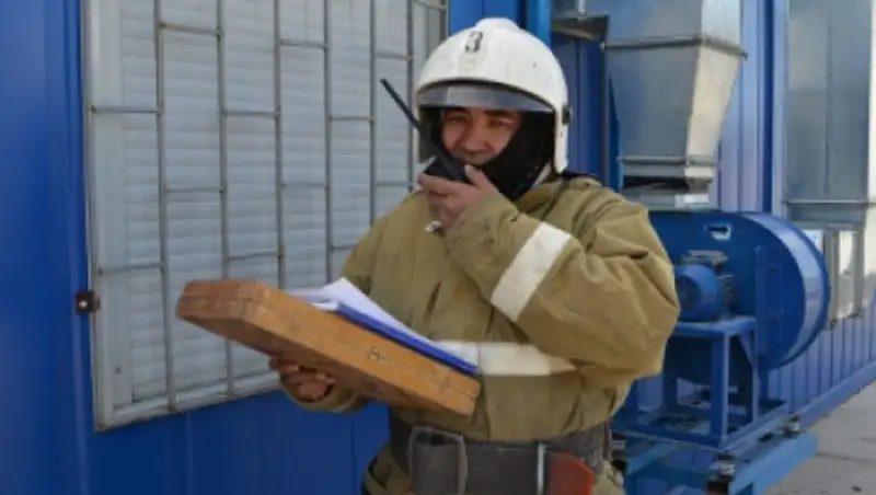 В Таразе загорелась железнодорожная электроподстанция