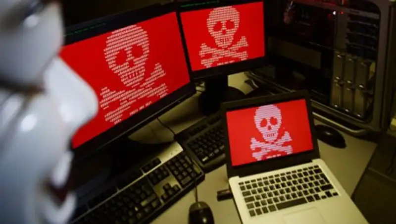 В Минобороны Польши рассказали об опасности вируса ExPetr