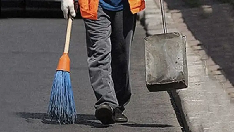 В Мангистау 35-летнего дворника школы подозревают в ограблении женщины