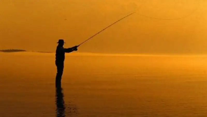 В Атырауской области спасли рыбака после трех суток в море