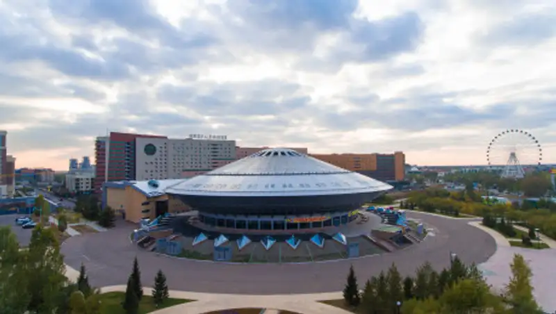 В акимате Нур-Султана обещают решить проблемы с ремонтом здания цирка