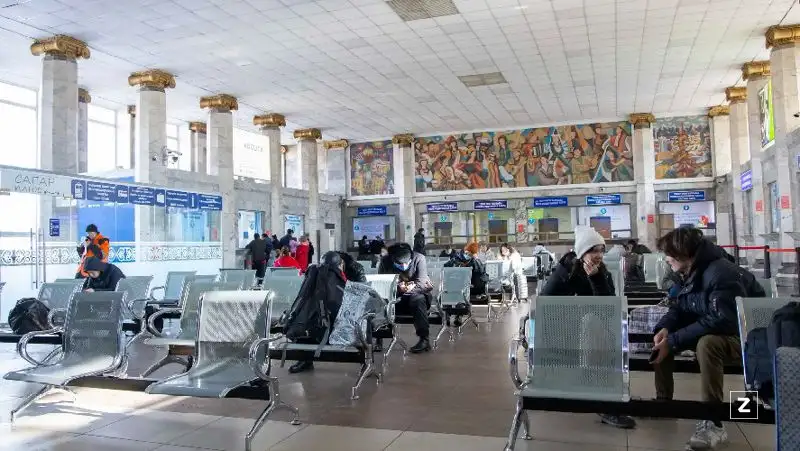 пассажиры вокзал станция, фото - Новости Zakon.kz от 21.01.2022 20:00