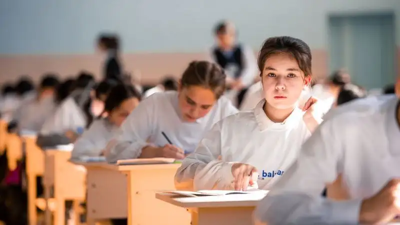 Еще 7000 учеников сельских школ приблизились к мечте о блестящем образовании