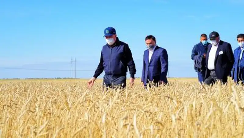 Мамин проинспектировал ход осенне-полевых работ в Акмолинской области