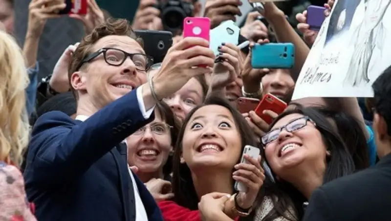 Cумасшедшие фанаты рядом со своими кумирами