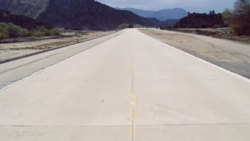 Так ли хороши цементно-бетонные дороги в Казахстане