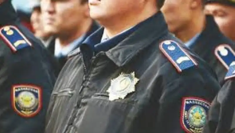 Более 25 тыс правоохранителей работают в местной полиции в Казахстане