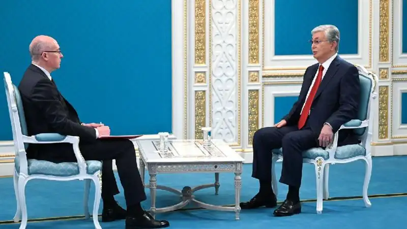 Токаев: Казахстан должен  полностью распрощаться с олигархической системой