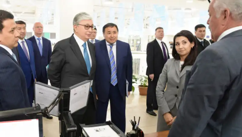 Токаев посетил Центр обслуживания предпринимателей Алматинской области