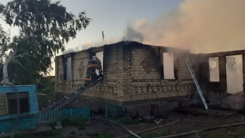 Трое детей погибли при пожаре в Акмолинской области