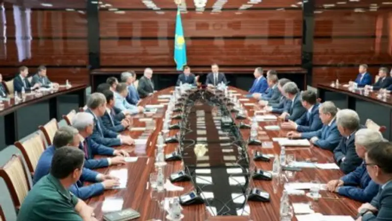 Сагинтаев и Джаксыбеков представили акима Туркестанской области