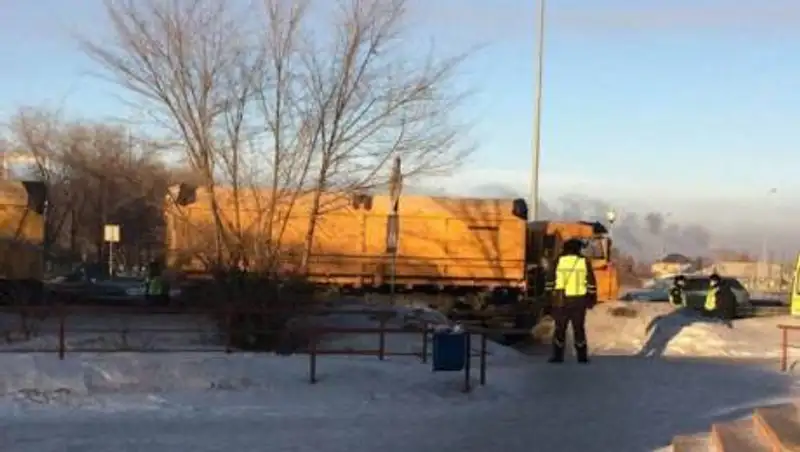 В Семее грузовик сбил насмерть подростка на пешеходном переходе