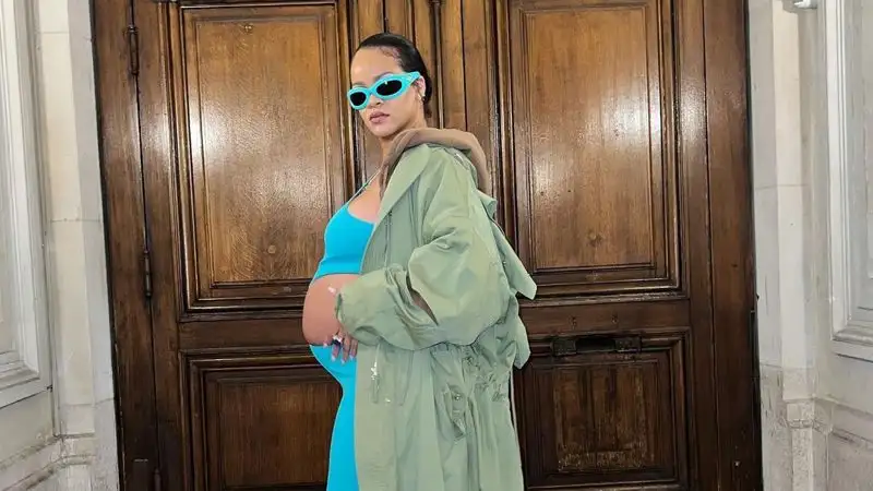 Рианна необычно заявила о второй беременности