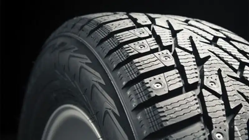 Министр внутренних дел сомневается в возможности запрета шипов для столичных авто