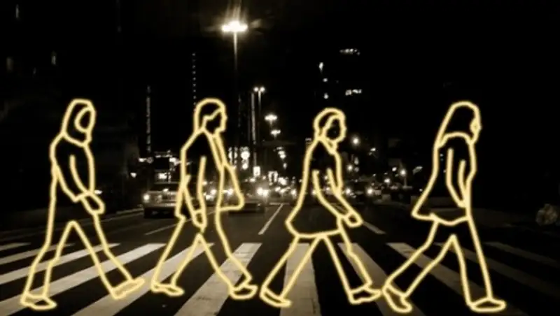 Казахстанских пешеходов предлагают обязать носить фликеры