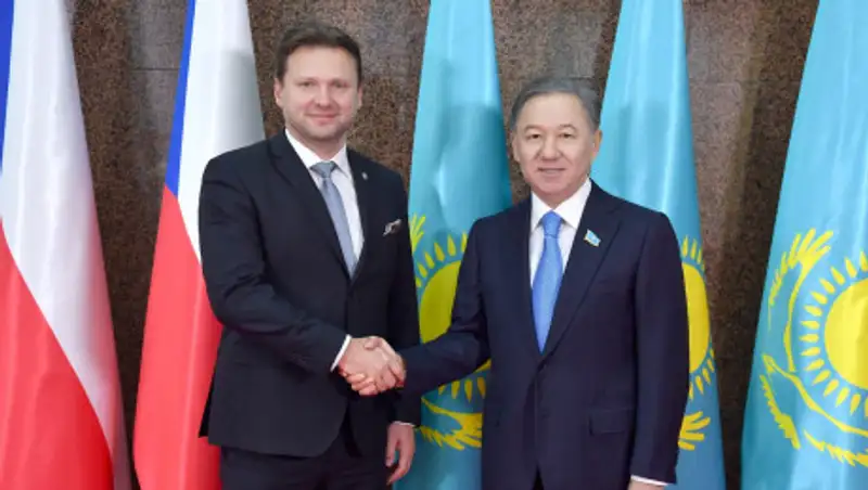 Нигматулин высказался за укрепление межпарламентского сотрудничества РК и Чехии