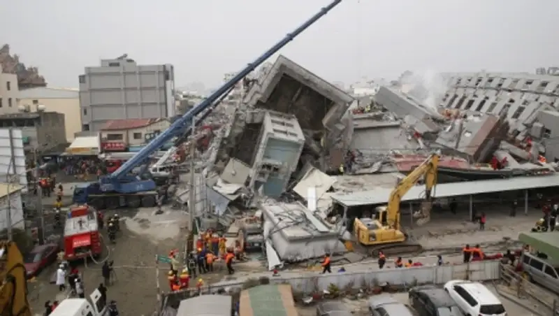 Число жертв землетрясения на Тайване превысило 30 человек