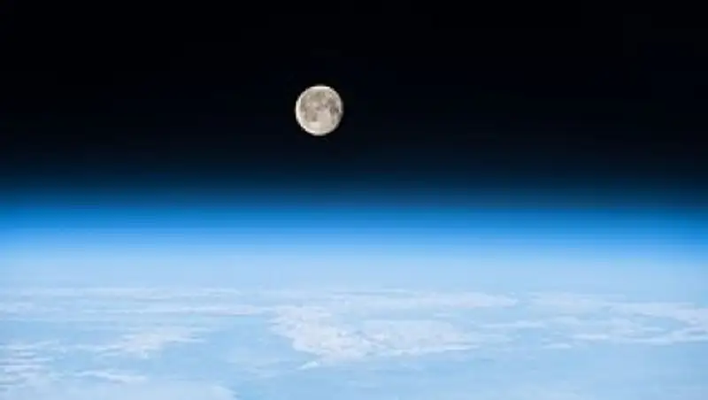 На Луне появится мобильная связь