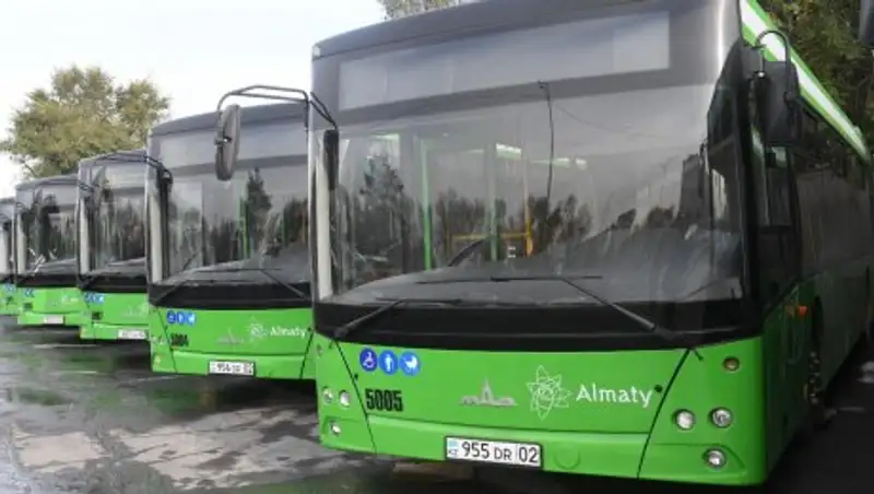 На трех маршрутах Алматы обновили автобусы