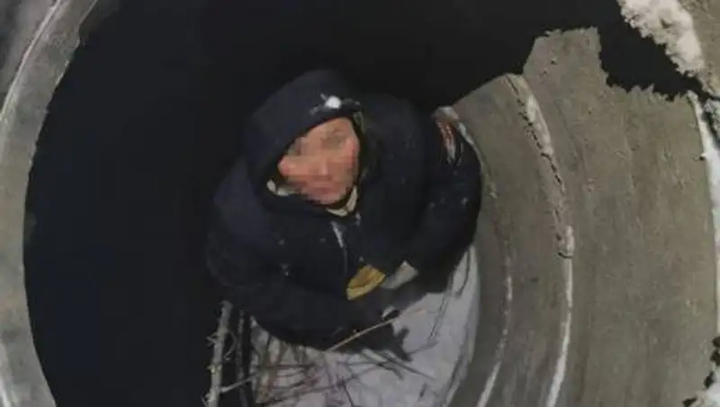 Женщину, упавшую в колодец, нашли в Усть-Каменогорске