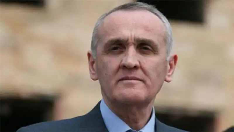 Глава Абхазии назвал решение о своем отстранении противоречащим конституции