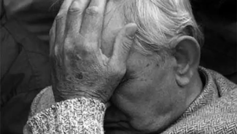 Трое мужчин совершили разбойное нападение на беспомощного пенсионера в Костанайской обл