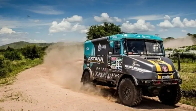 Казахстанцы вновь финишировали шестыми на этапе «Дакара», оставив позади 25 экипажей