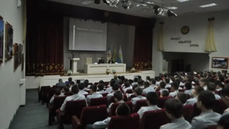 Послание «Нурлы жол» учит улановцев патриотизму