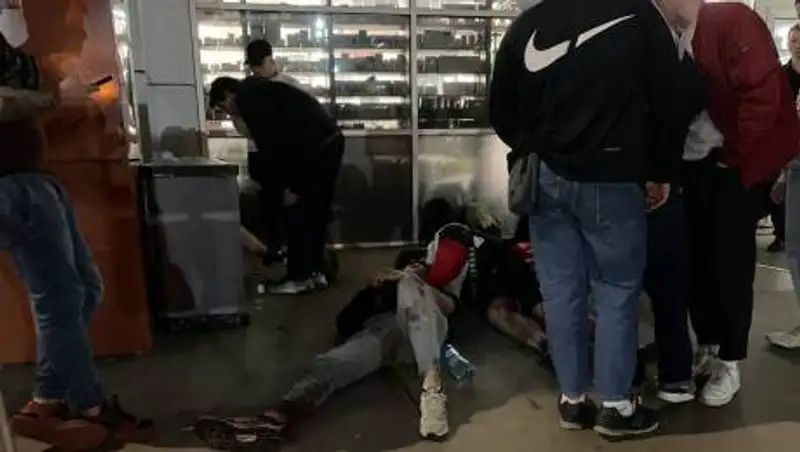 Неизвестный бросил в людей гранату в Украине: есть пострадавшие