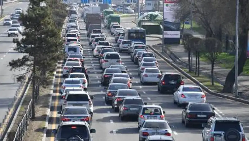 Еще семь новых участков дорог станут платными в Казахстане