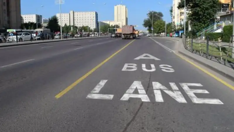 В Астане начнут штрафовать за выезд на спецполосу Вus Lane
