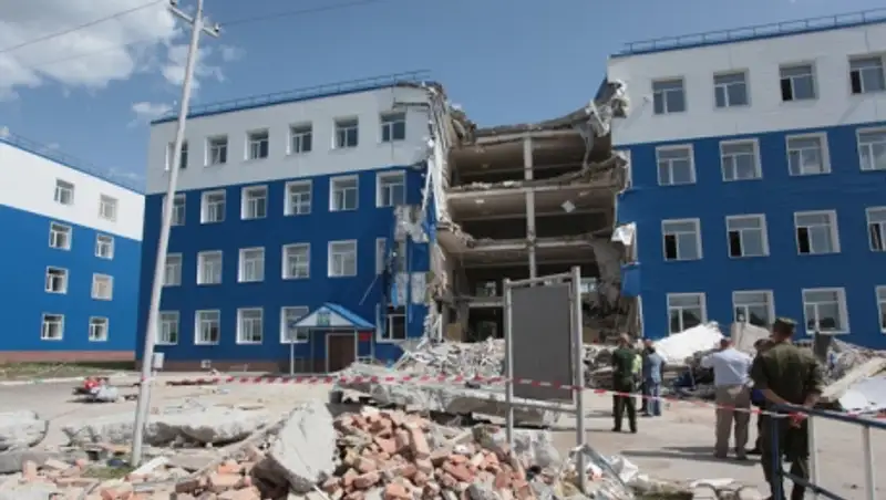 Обрушение казармы под Омском: проверки начались с Москвы