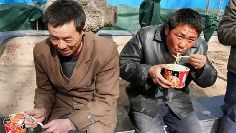 Число въехавших в РК граждан КНР на 11 тыс. человек превысило количество выехавших