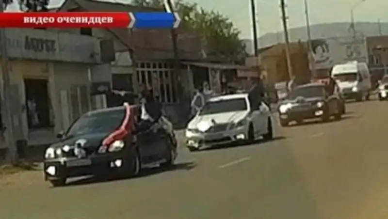 И снова свадебный кортеж: участники свадебного кортежа нарушили ПДД в Каскелене