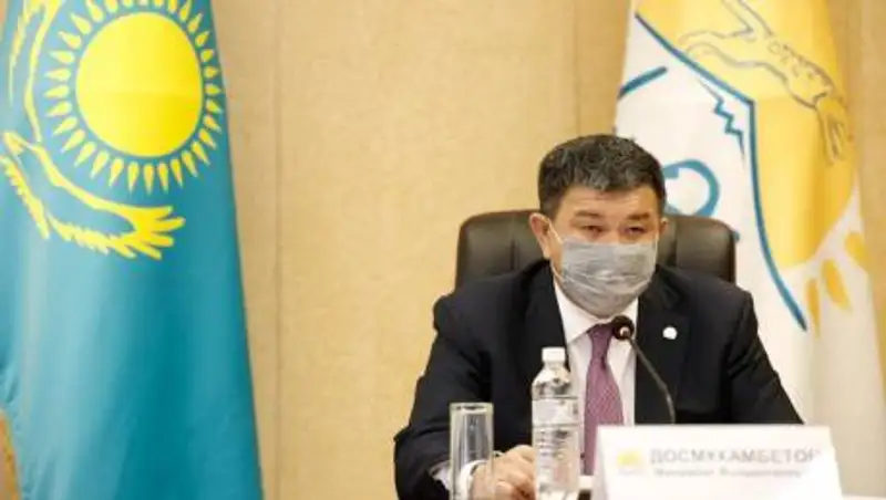 Махамбет Досмухамбетов наградил участников праймериз