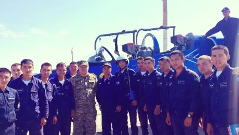 За штурвалом реактивных самолетов Л-39 – молодые курсанты-авиаторы