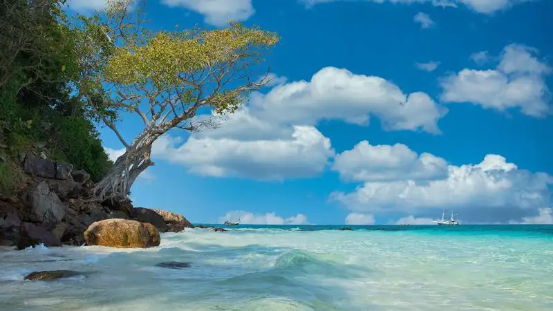 Авария с катером в Таиланде: две казахстанки находятся в больнице