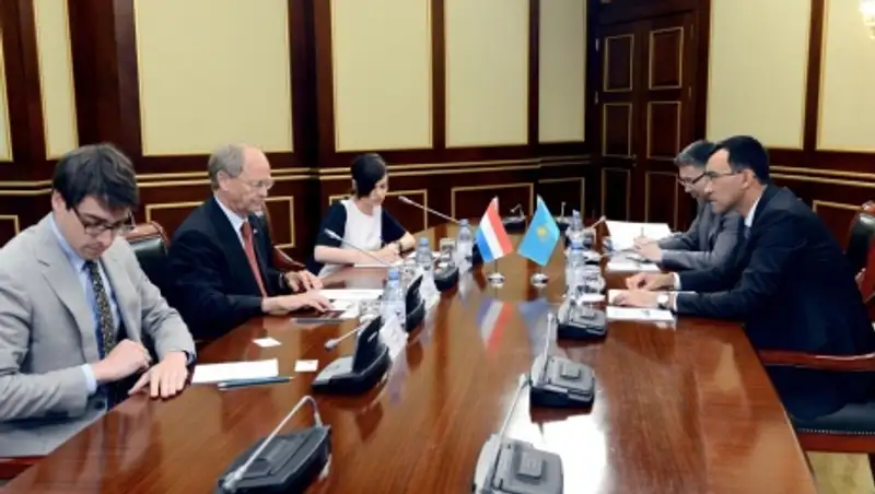 Казахстан заинтересован в опыте Нидерландов в законодательной сфере