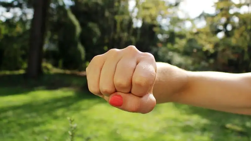 Школьницу избили в Талдыкоргане: драка попала на видео